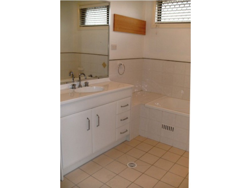 33 Robert Rd, Cherrybrook NSW 2126