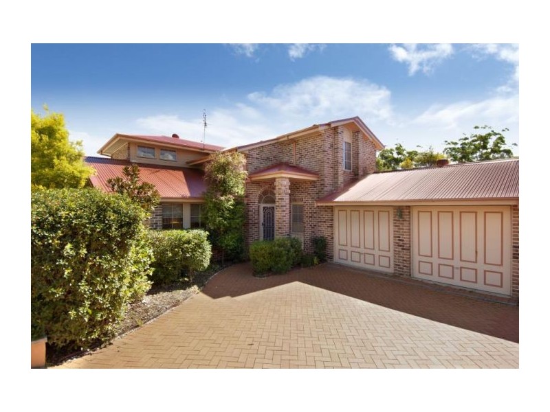 11 Angourie Crt, Dural NSW 2158