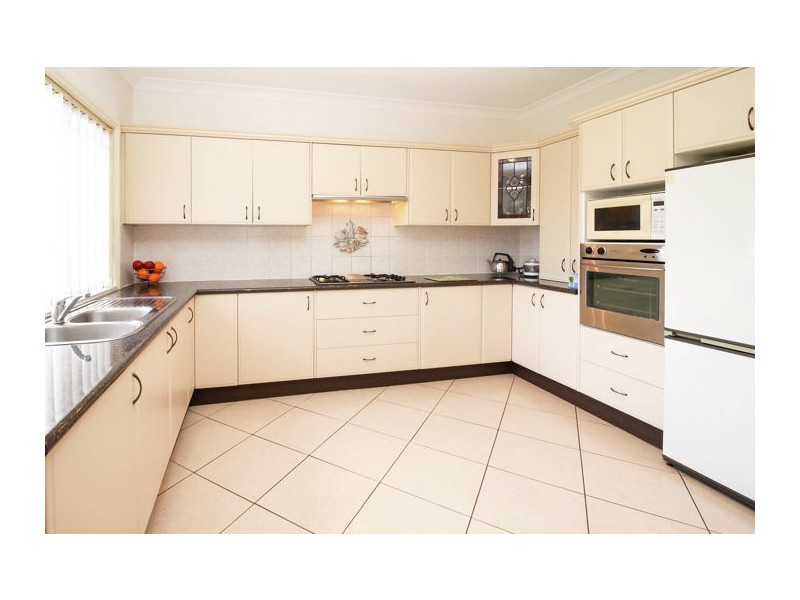 27 Comet Circuit, Beaumont Hills NSW 2155