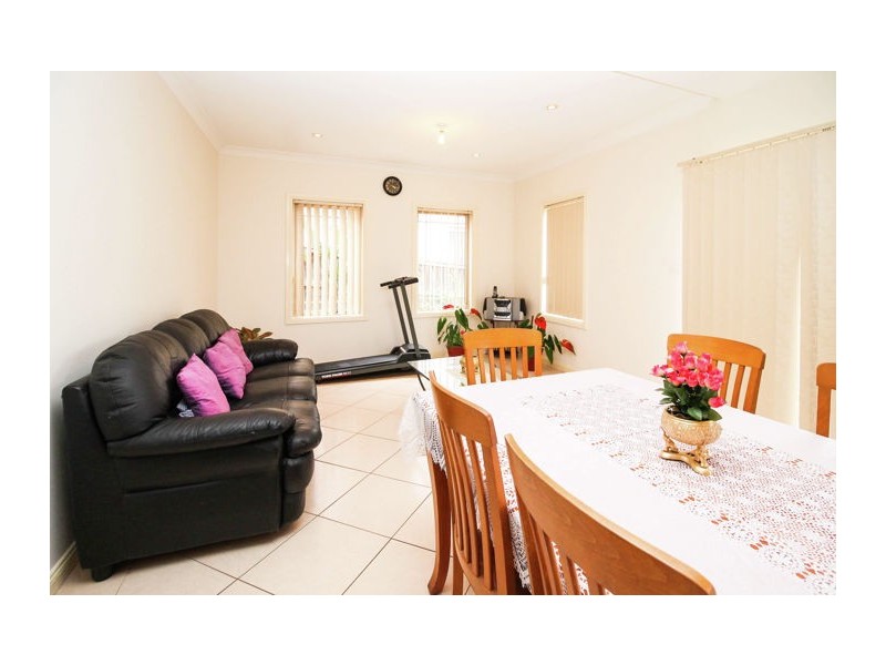 27 Comet Circuit, Beaumont Hills NSW 2155