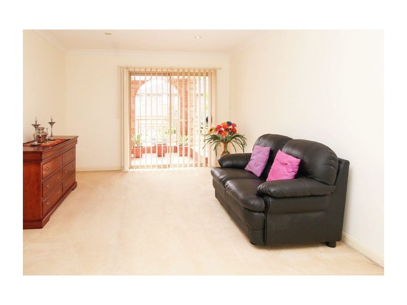 27 Comet Circuit, Beaumont Hills NSW 2155