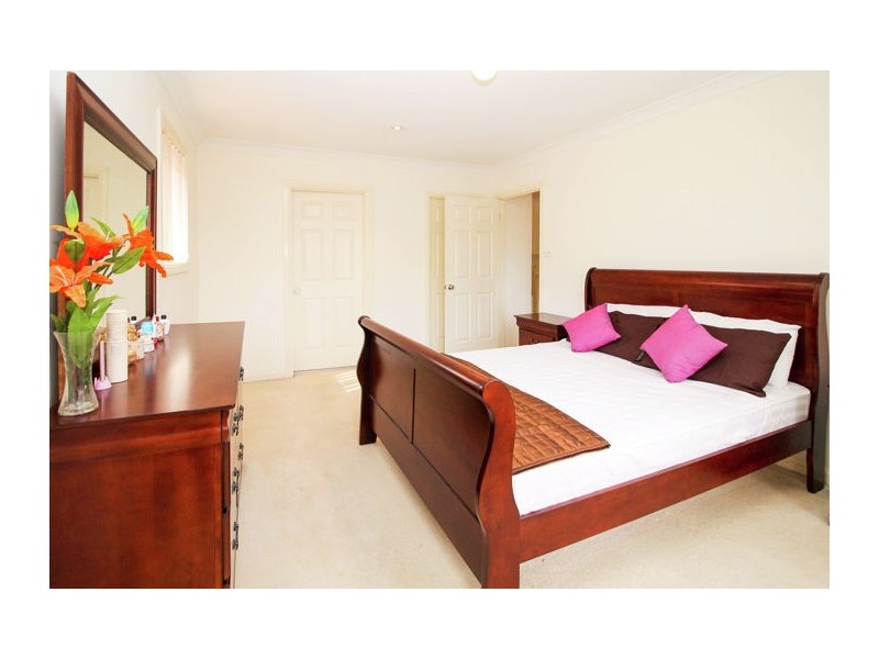 27 Comet Circuit, Beaumont Hills NSW 2155