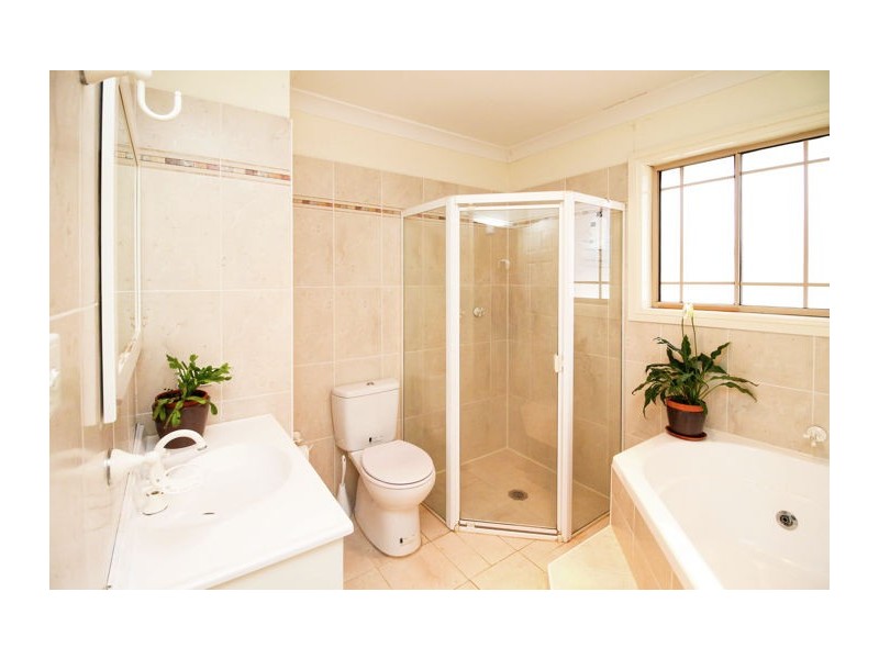 27 Comet Circuit, Beaumont Hills NSW 2155