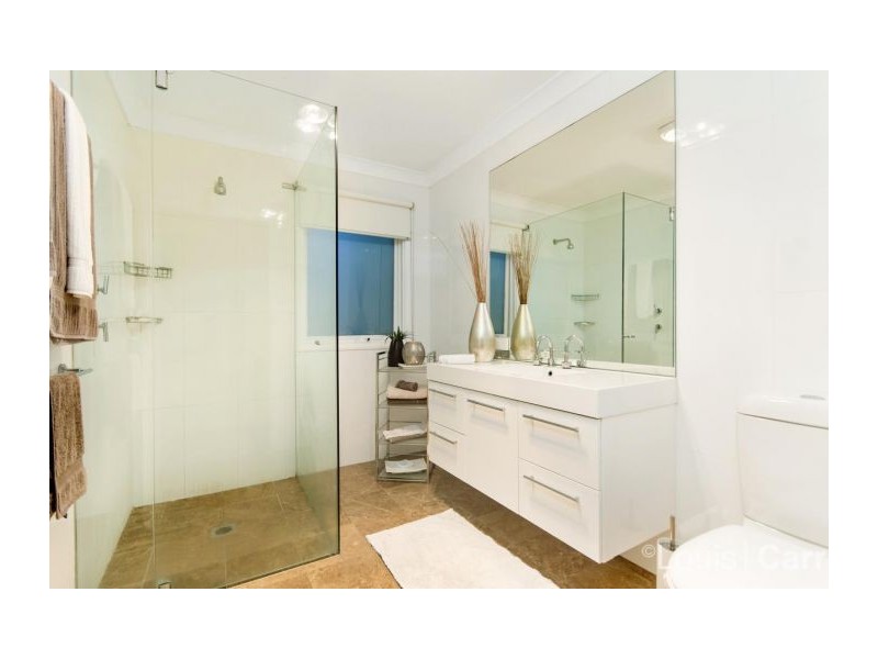 40 Greenbank Dr, Glenhaven NSW 2156