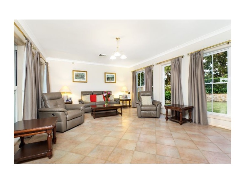 1 Ellerslie Drive, West Pennant Hills NSW 2125