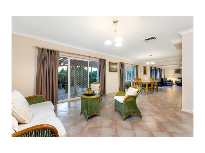 1 Ellerslie Drive, West Pennant Hills NSW 2125