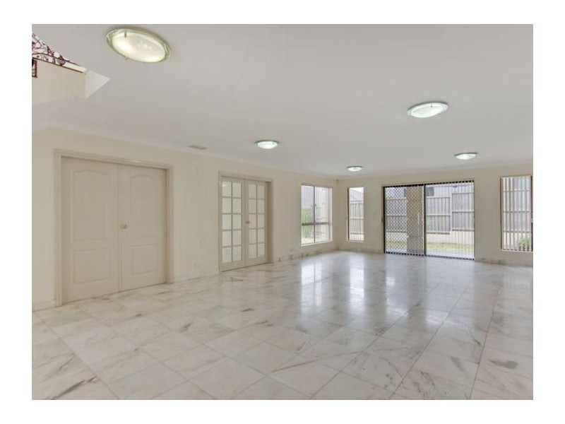 13 Pipersbrook Crescent, Bella Vista NSW 2153