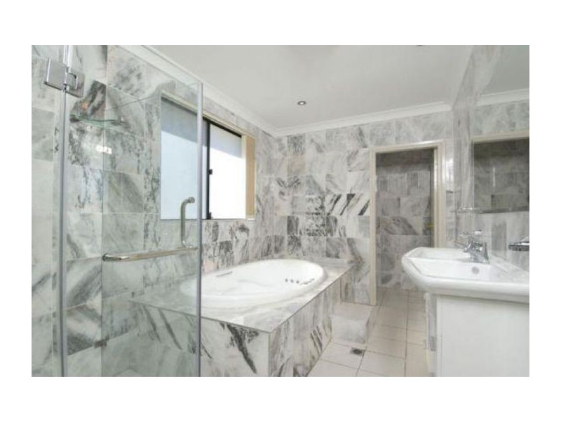 13 Pipersbrook Crescent, Bella Vista NSW 2153