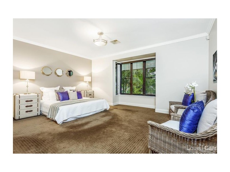 8 Kingscott Pl, Castle Hill NSW 2154