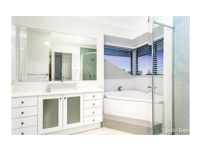 8 Kingscott Pl, Castle Hill NSW 2154