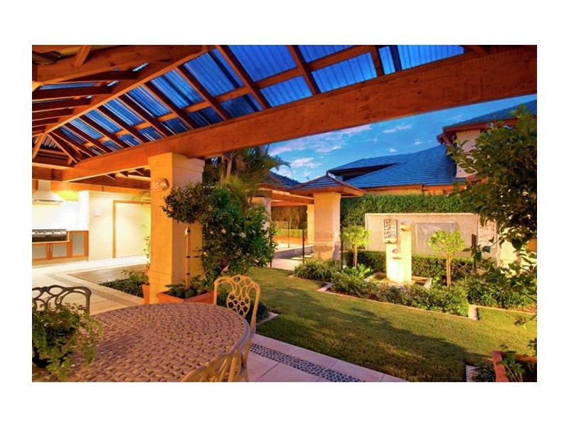 8 Kingscott Pl, Castle Hill NSW 2154