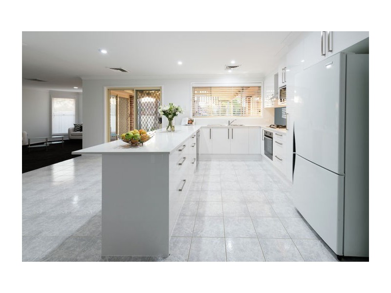 17 Springfield Crescent, Bella Vista NSW 2153