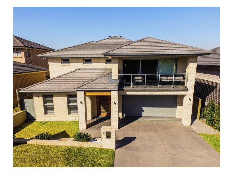 32 Chessington Tce, Beaumont Hills NSW 2155