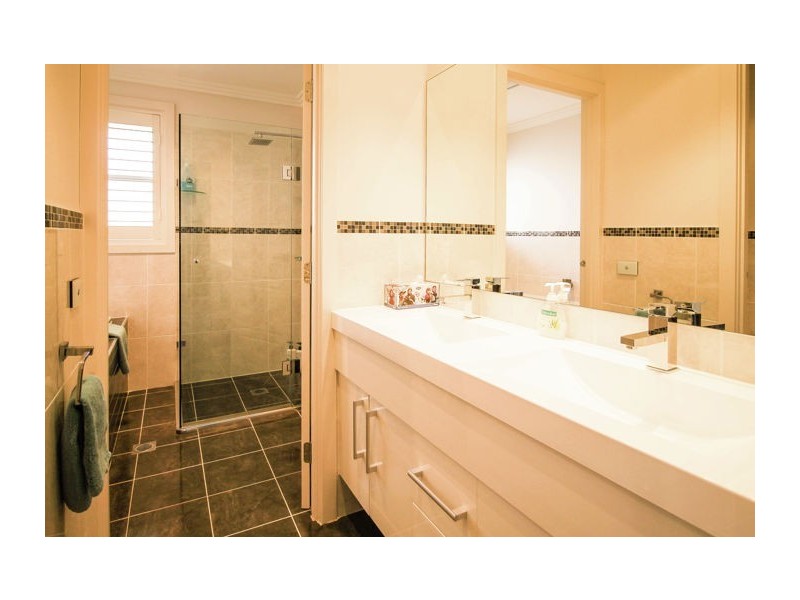 32 Chessington Tce, Beaumont Hills NSW 2155