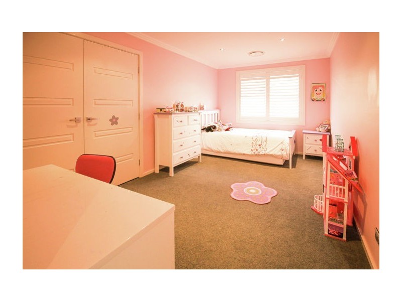 32 Chessington Tce, Beaumont Hills NSW 2155