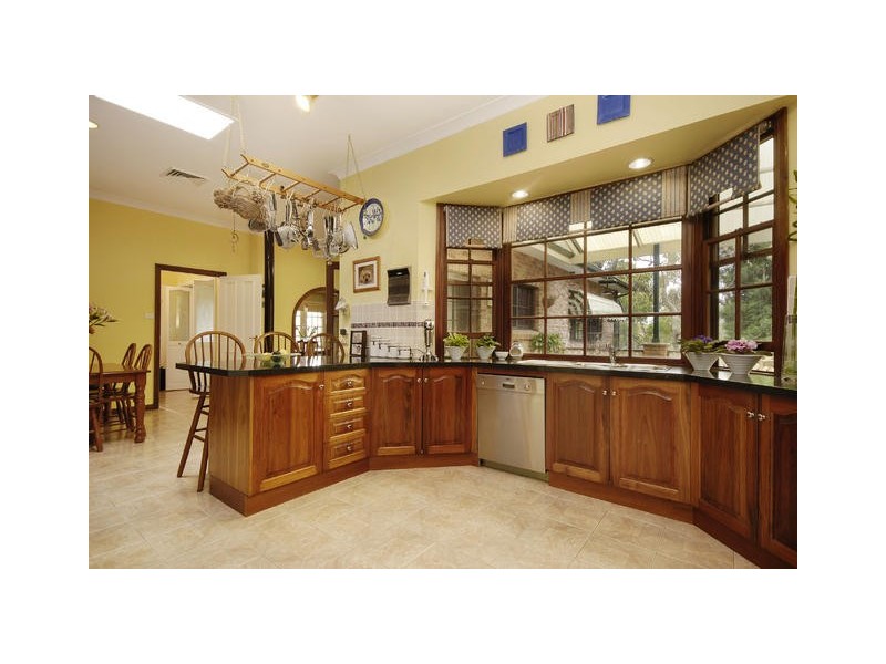 11 Adam Pl, Glenhaven NSW 2156