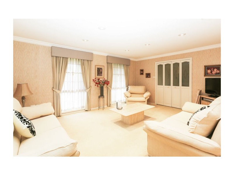 91 Gilbert Rd, Castle Hill NSW 2154