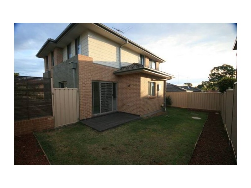 1/76 Girraween Road, Girraween NSW 2145
