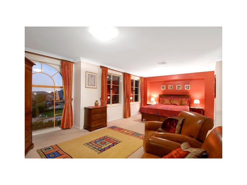 13 Pine Crescent, Bella Vista NSW 2153