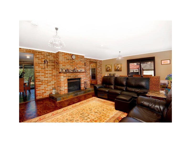 25 Battlement Crescent, Castle Hill NSW 2154