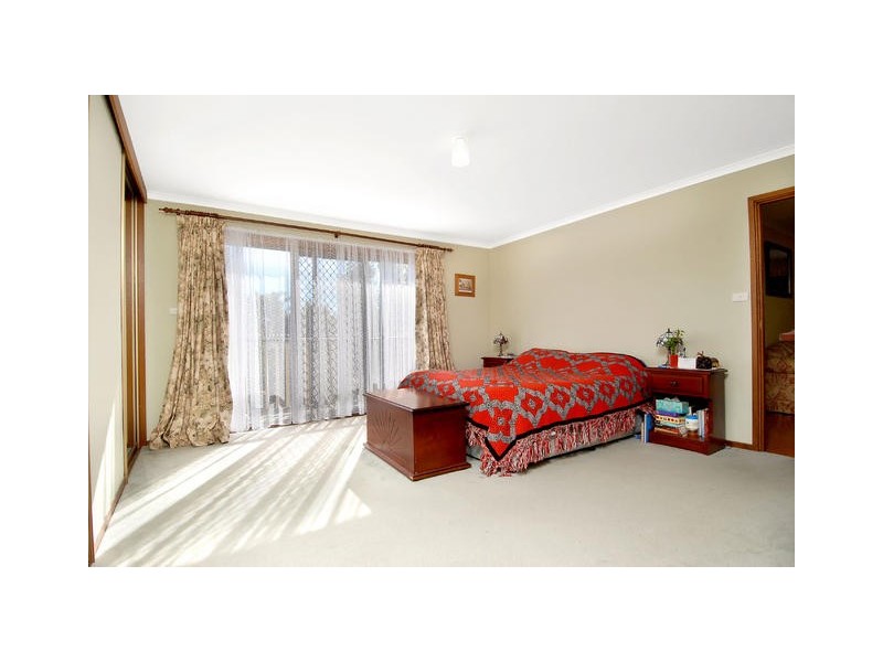 25 Battlement Crescent, Castle Hill NSW 2154