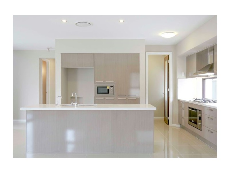 8 Blue Wren Way, Kellyville NSW 2155