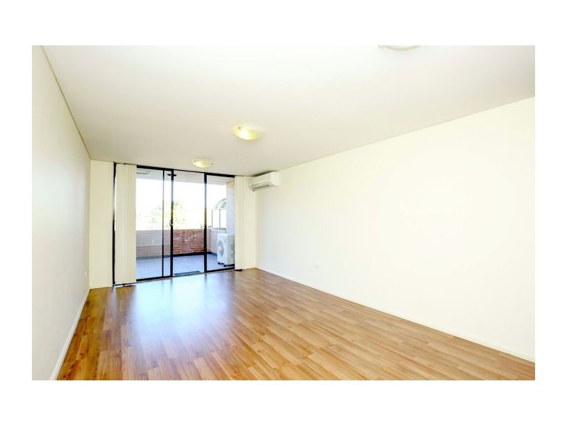 18 1-3 Kleins Road, Northmead NSW 2152