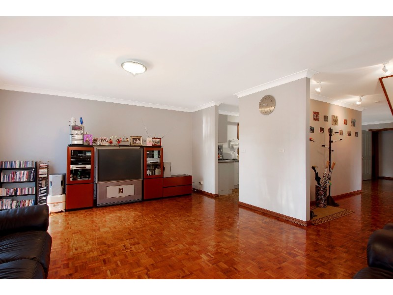 1/2 Caber Close, Dural NSW 2158