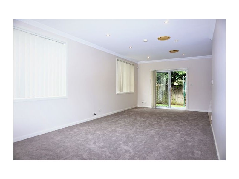 33 Jacqui Circuit, Baulkham Hills NSW 2153