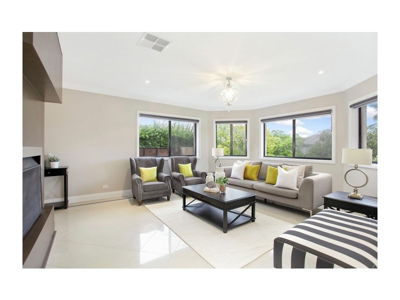 27 Lygon Pl, Castle Hill NSW 2154