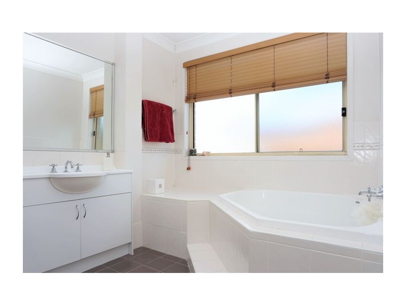 14 Crosby Ave, Beaumont Hills NSW 2155