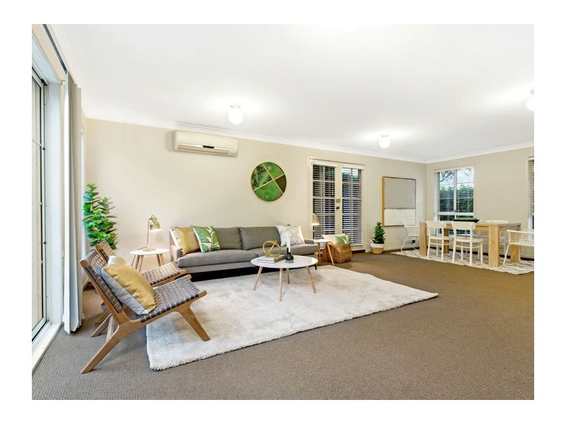 1 Arnold Janssen Dr, Beaumont Hills NSW 2155