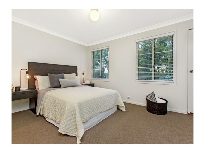 1 Arnold Janssen Dr, Beaumont Hills NSW 2155