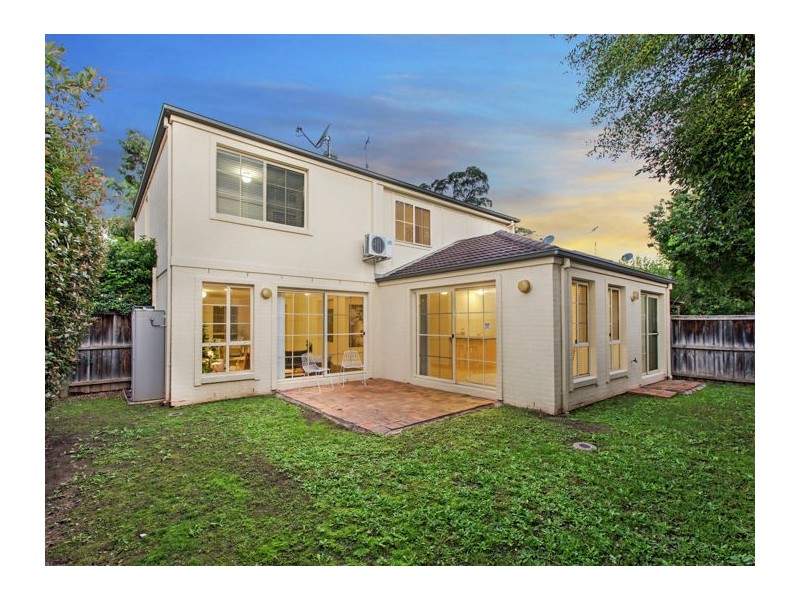 1 Arnold Janssen Dr, Beaumont Hills NSW 2155