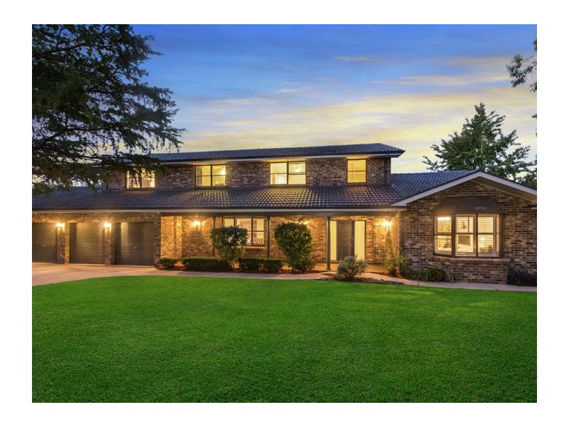 12 Duff Place, Castle Hill NSW 2154