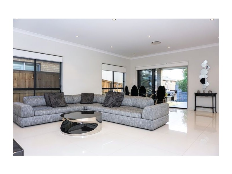 15 Birkdale Place, Beaumont Hills NSW 2155
