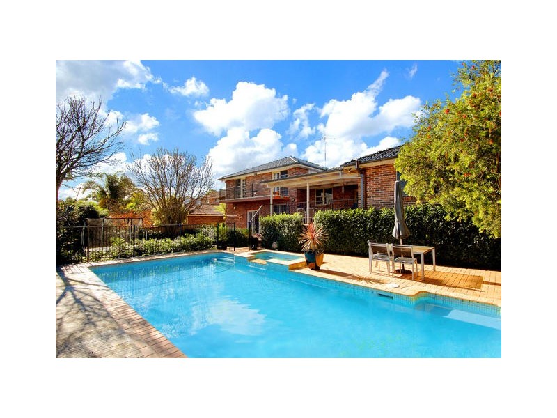 10 Mountain View Crescent, West Pennant Hills NSW 2125