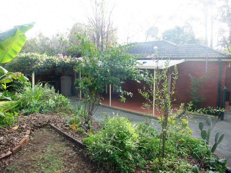 27 Baker Cres, Baulkham Hills NSW 2153