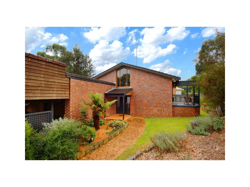 6 Chainmail Cres, Castle Hill NSW 2154