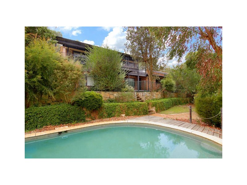 6 Chainmail Cres, Castle Hill NSW 2154