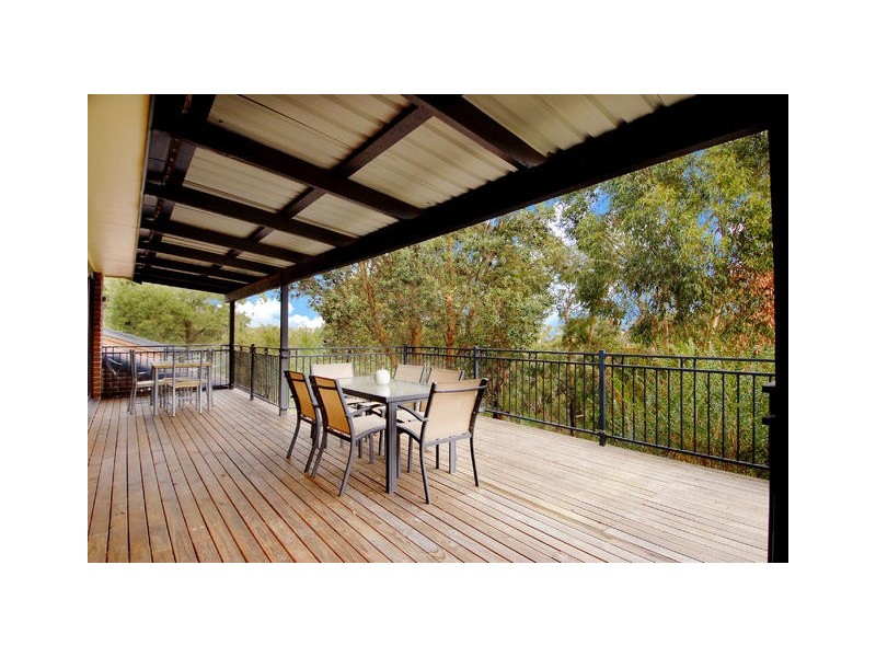 6 Chainmail Cres, Castle Hill NSW 2154
