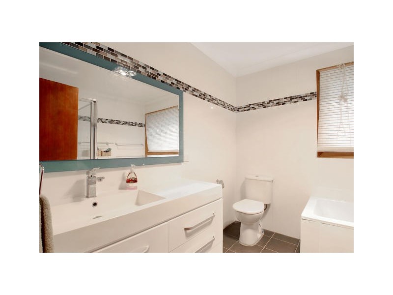 6 Chainmail Cres, Castle Hill NSW 2154