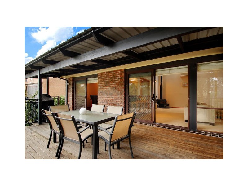 6 Chainmail Cres, Castle Hill NSW 2154