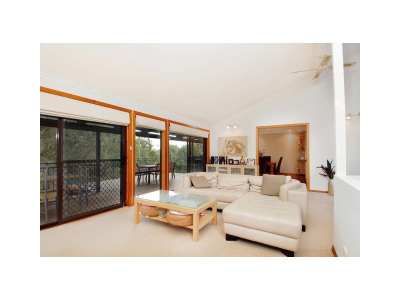 6 Chainmail Cres, Castle Hill NSW 2154
