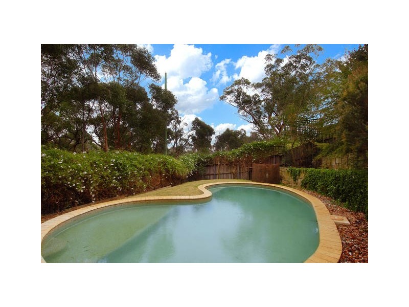 6 Chainmail Cres, Castle Hill NSW 2154