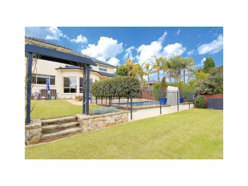 2 Brookpine PL, West Pennant Hills NSW 2125