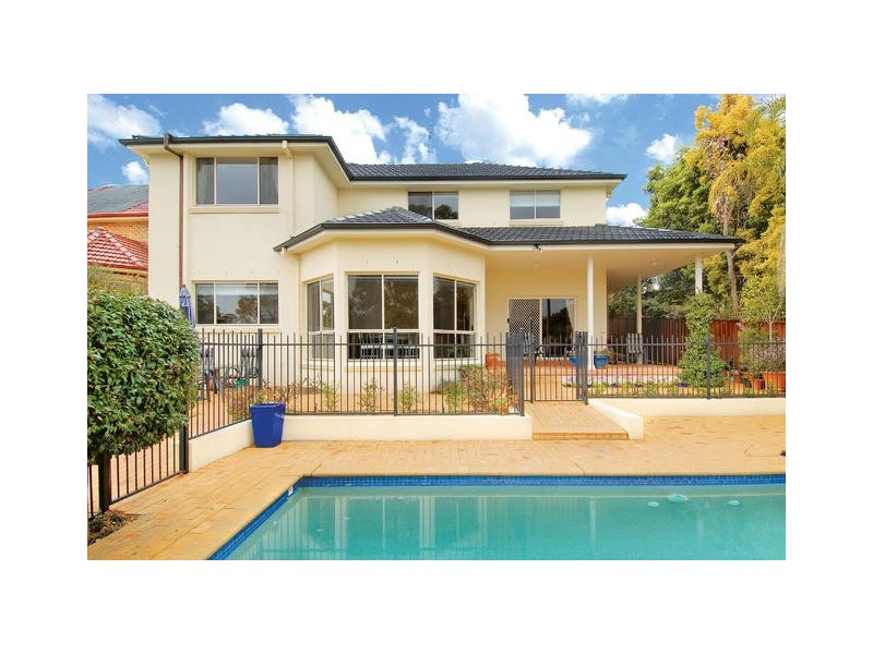 2 Brookpine PL, West Pennant Hills NSW 2125