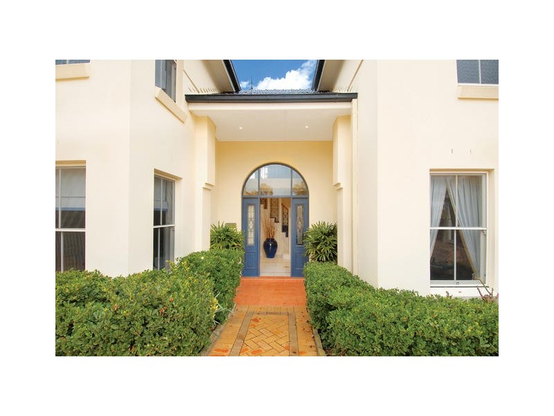 2 Brookpine PL, West Pennant Hills NSW 2125
