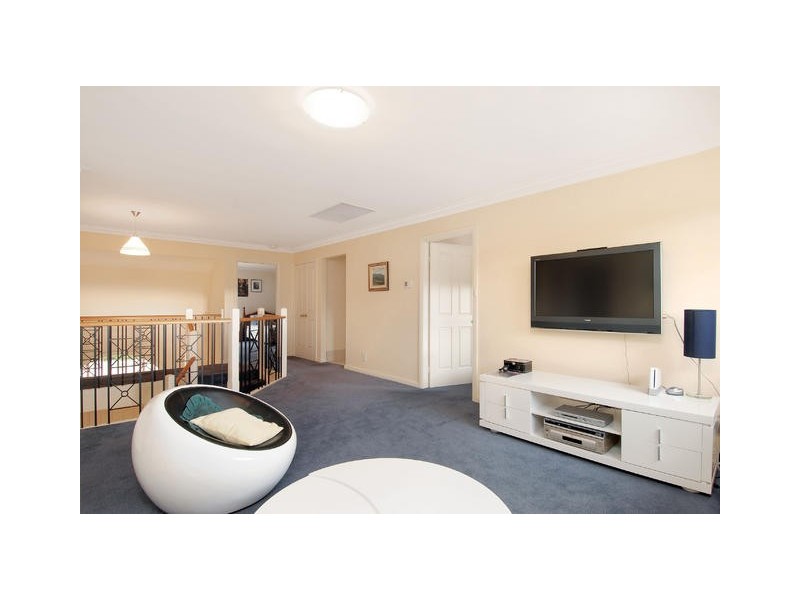 2 Brookpine PL, West Pennant Hills NSW 2125