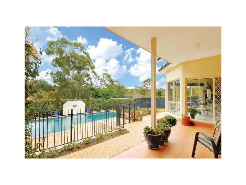 2 Brookpine PL, West Pennant Hills NSW 2125